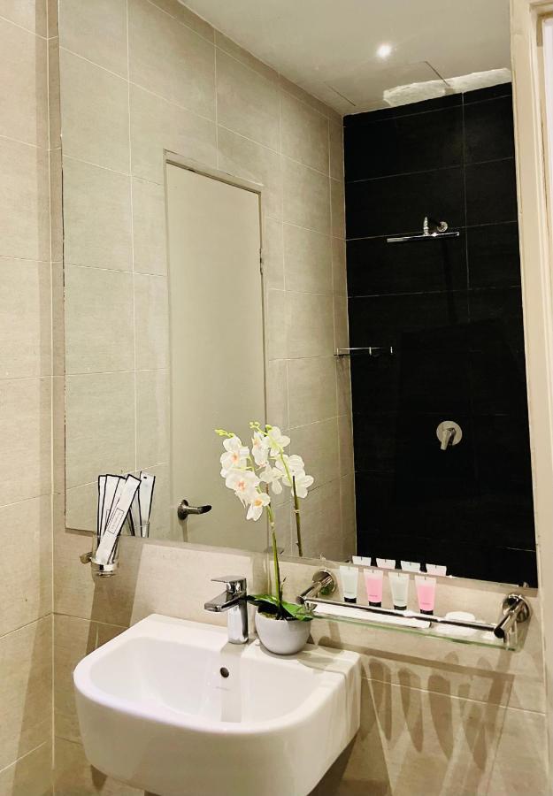 Sina Troika Residence Kota Bharu 2Br Wifi Netflix Pool 외부 사진