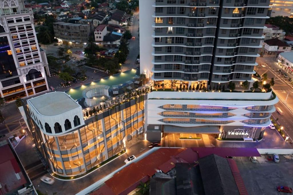 Sina Troika Residence Kota Bharu 2Br Wifi Netflix Pool 외부 사진